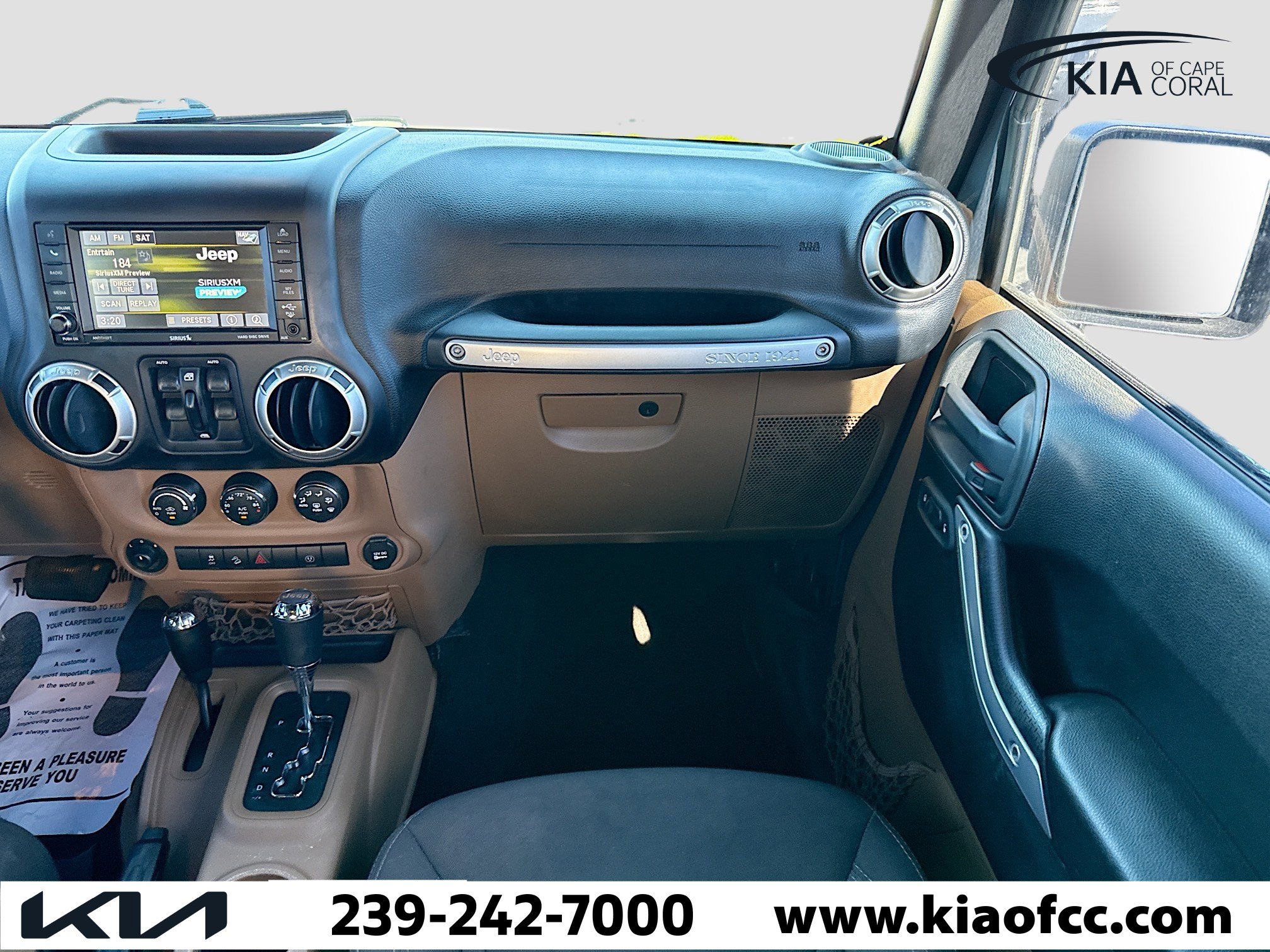 Used 2017 Jeep Wrangler Unlimited Sahara w/ Connectivity Group image 16