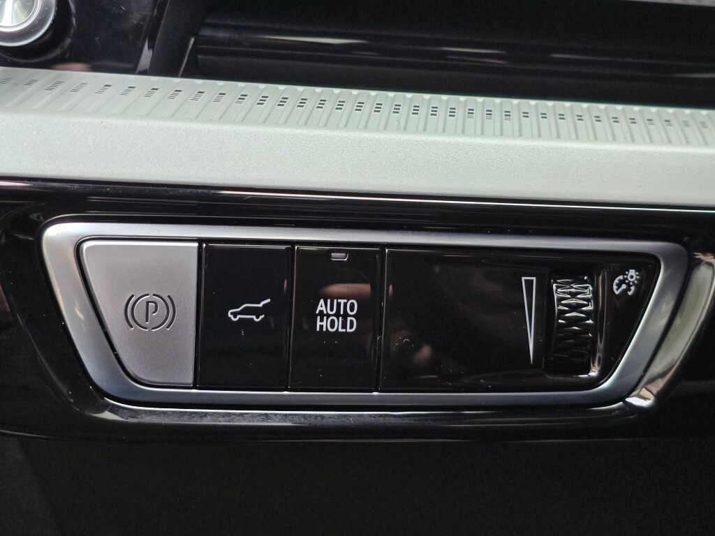 New 2026 Cadillac Optiq Luxury 2 image 25