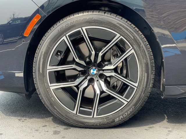 Used 2025 BMW 740i xDrive AWD/4WD image 23