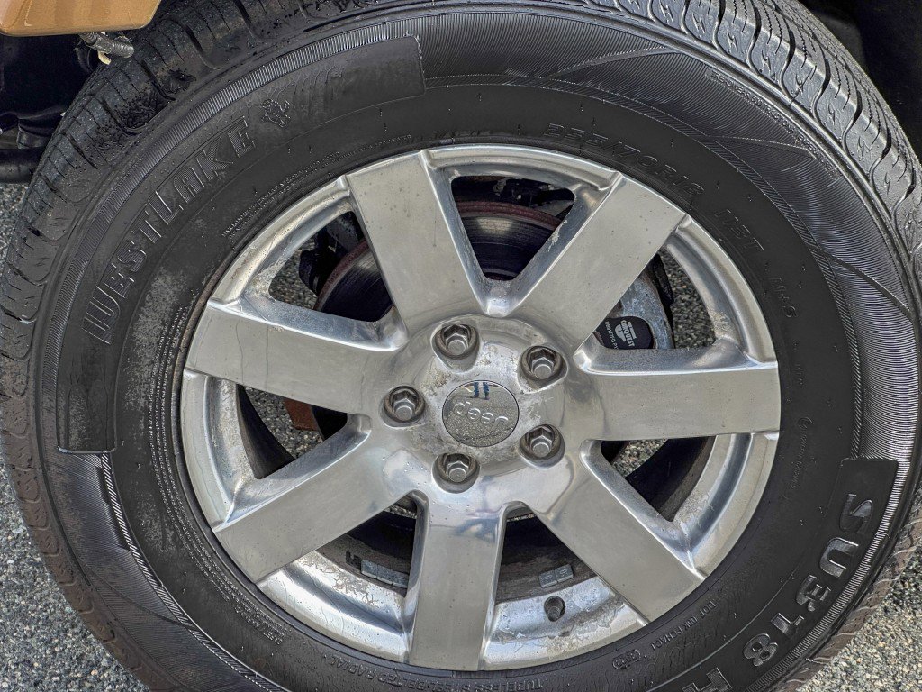 Used 2011 Jeep Wrangler Unlimited 70th Anniversary w/ Connectivity Group image 6