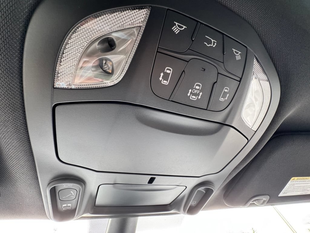 New 2026 Chrysler Pacifica Limited FWD image 23