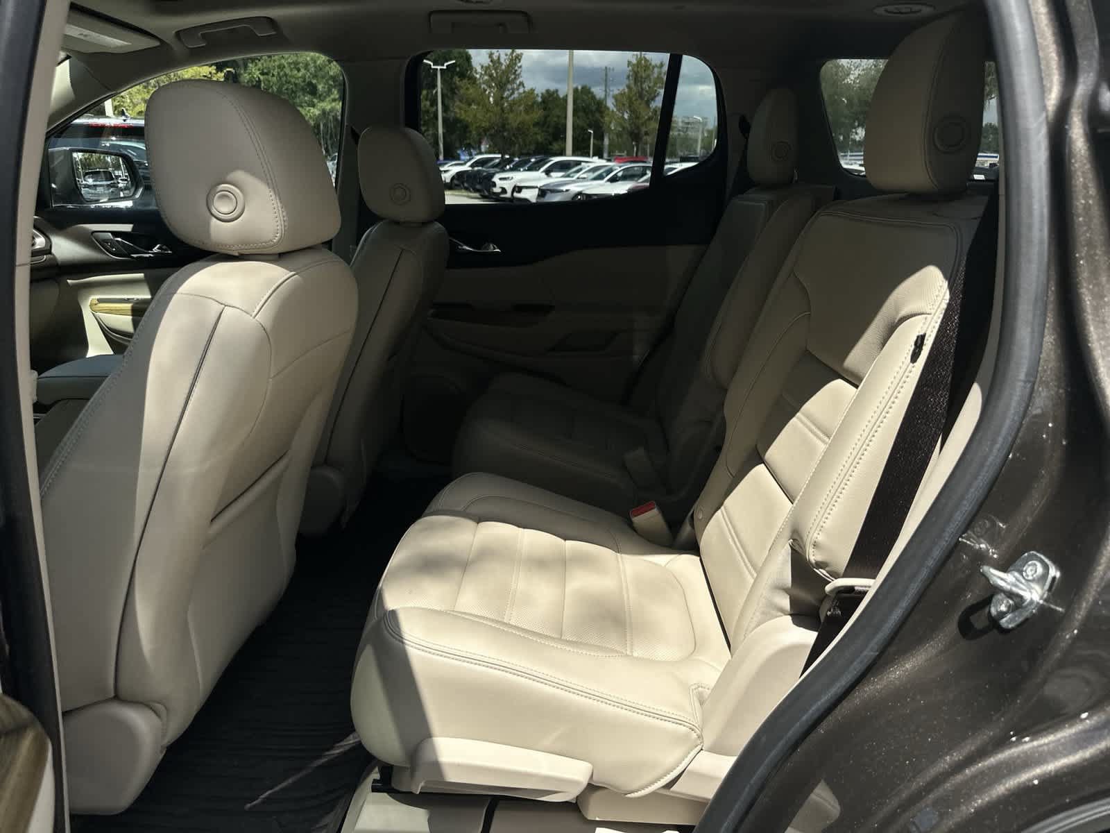 Used 2019 GMC Acadia Denali w/ Technology Package FWD image 15
