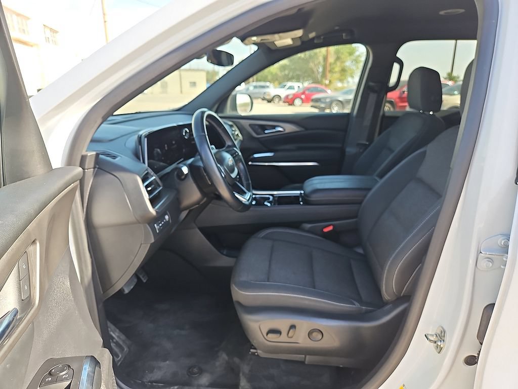 Used 2024 Chevrolet Traverse LT AWD/4WD image 15