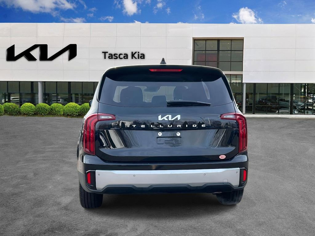 Used 2023 Kia Telluride LX FWD image 5