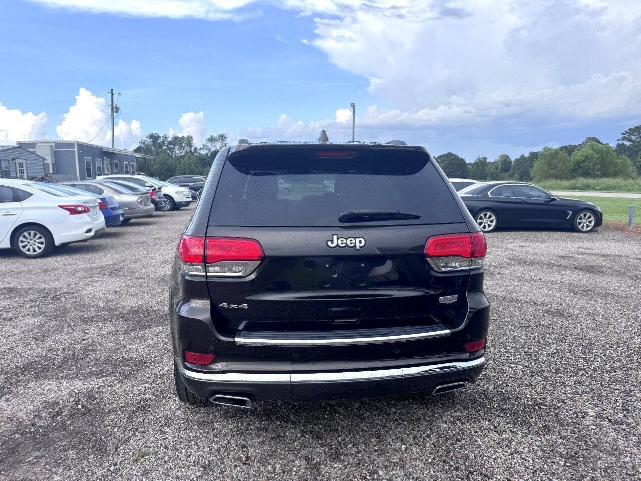 Used 2017 Jeep Grand Cherokee Summit AWD/4WD image 9
