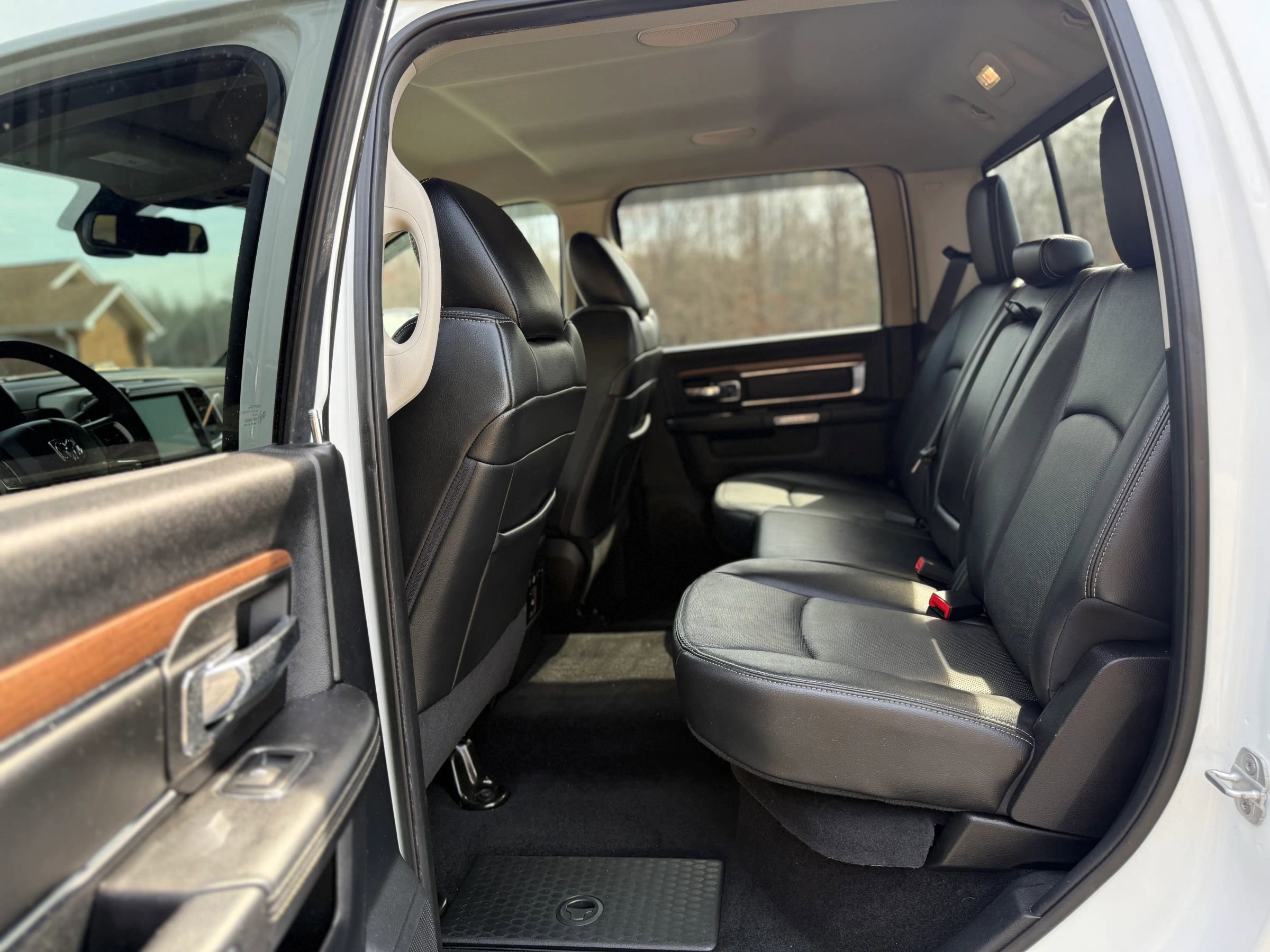 Used 2013 RAM 2500 Laramie AWD/4WD image 15