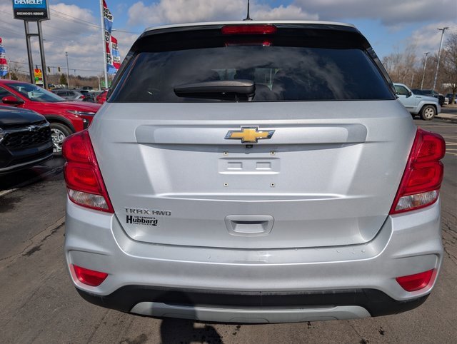 Used 2022 Chevrolet Trax LT w/ LT Convenience Package image 4