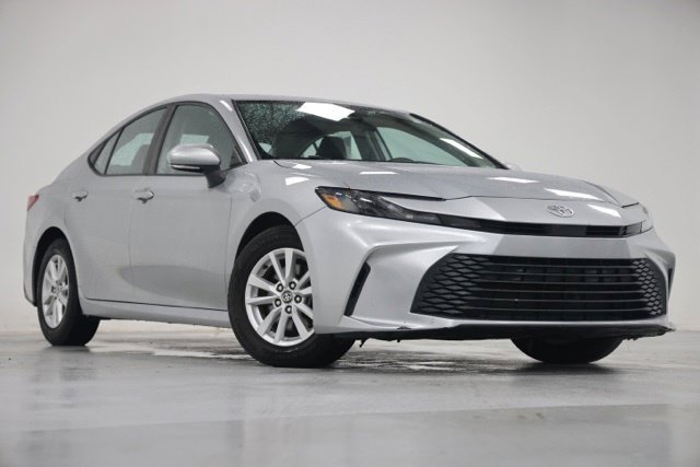 Used 2025 Toyota Camry LE FWD image 1