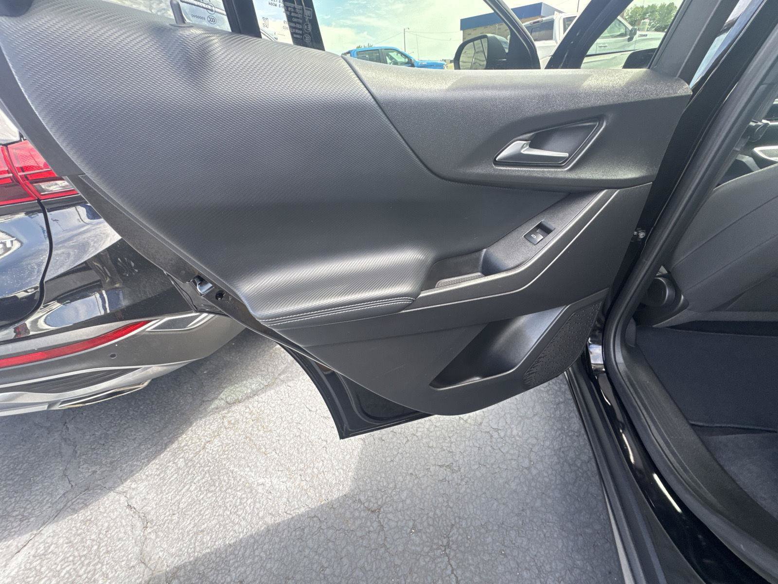 Used 2025 Chevrolet Equinox LT FWD image 10