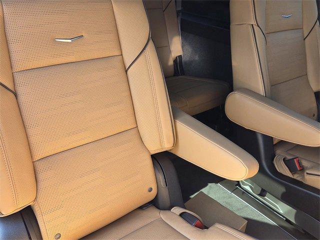 New 2026 Cadillac Escalade ESV Luxury w/ Touring Package image 19