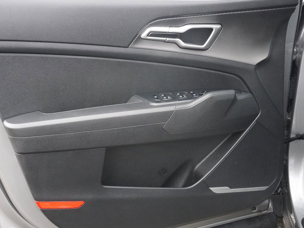 Used 2024 Kia Sportage LX image 18