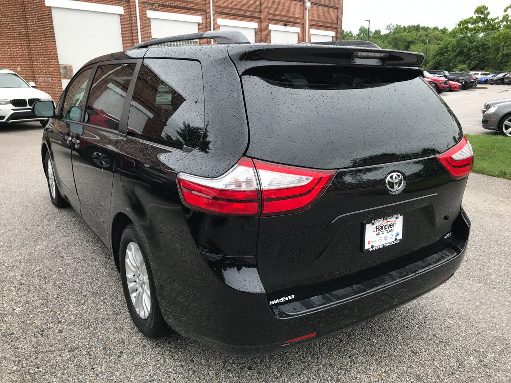 Used 2017 Toyota Sienna XLE FWD image 6