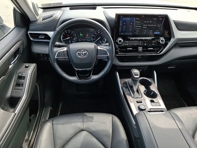 Used 2020 Toyota Highlander Platinum AWD/4WD image 11