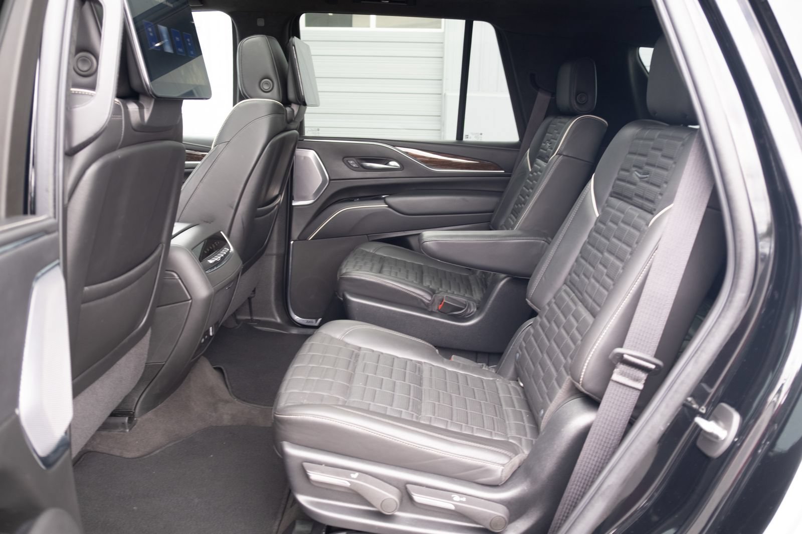 Used 2022 Cadillac Escalade Sport Platinum AWD/4WD image 18
