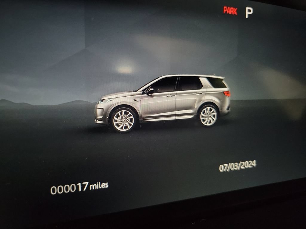 Used 2024 Land Rover Discovery Sport Dynamic SE AWD/4WD image 18