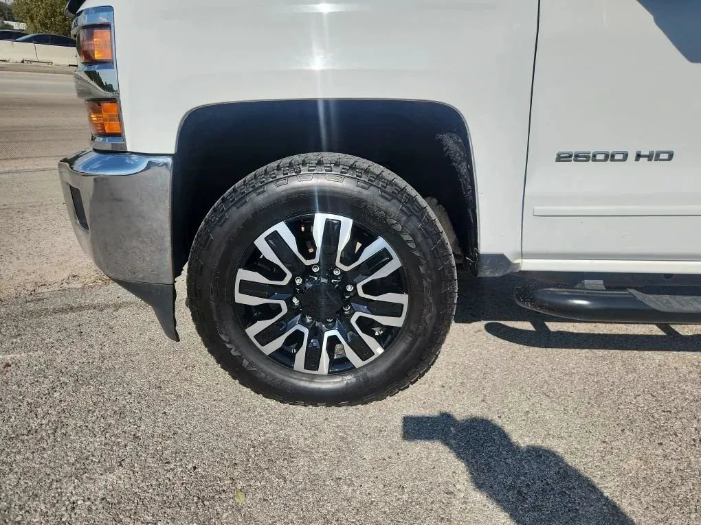 Used 2016 Chevrolet Silverado 2500 LT w/ LT Fleet Convenience Package AWD/4WD image 11