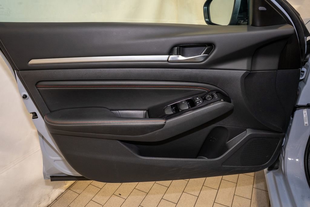 Certified 2023 Nissan Altima 2.0 SR image 13