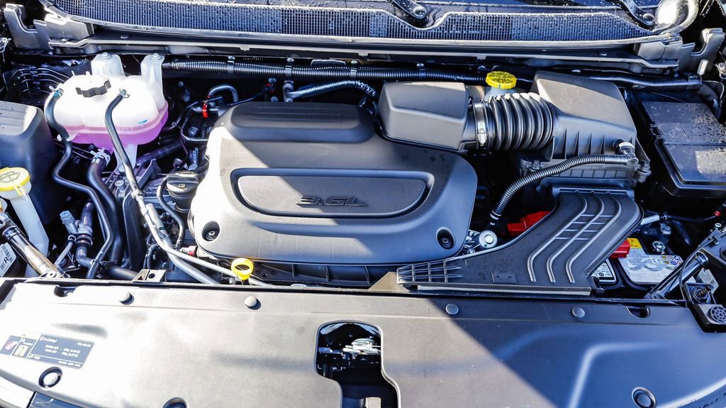 New 2026 Chrysler Pacifica Select AWD/4WD image 31