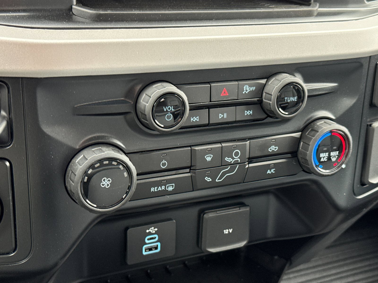 New 2025 Ford F350 XL w/ XL Chrome Package image 19