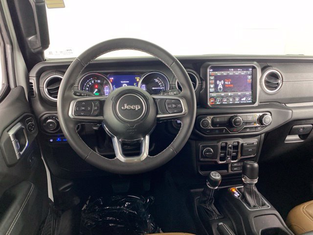 Used 2023 Jeep Wrangler Unlimited Sahara AWD/4WD image 18