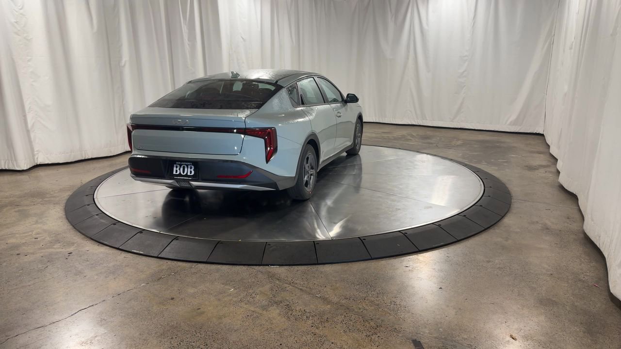 New 2025 Kia K4 LXS image 9