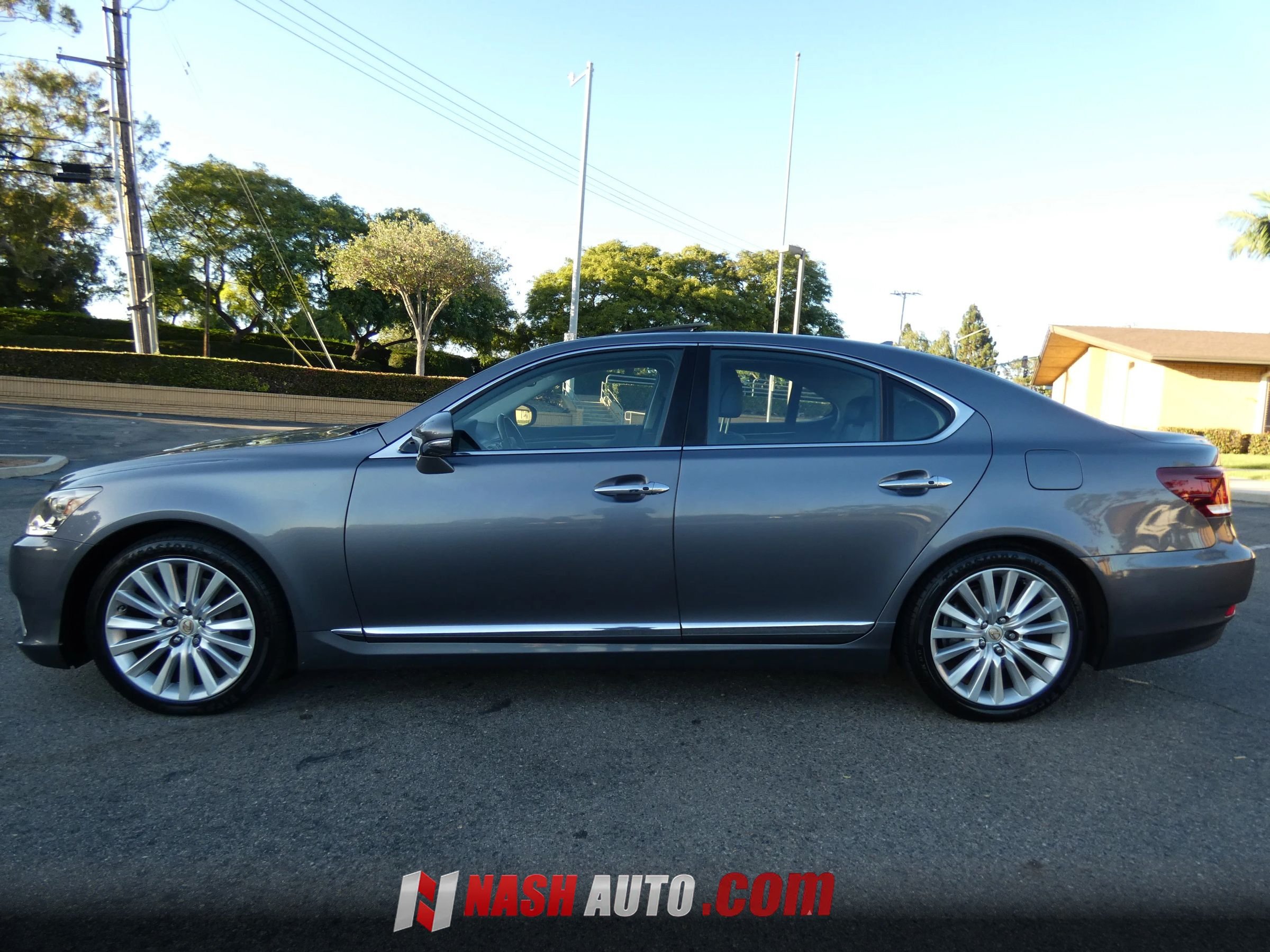 Used 2013 Lexus LS 460 w/ Ultra Luxury Pkg RWD image 15