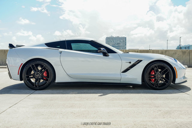 Used 2018 Chevrolet Corvette Stingray Coupe w/ 1LT RWD image 18