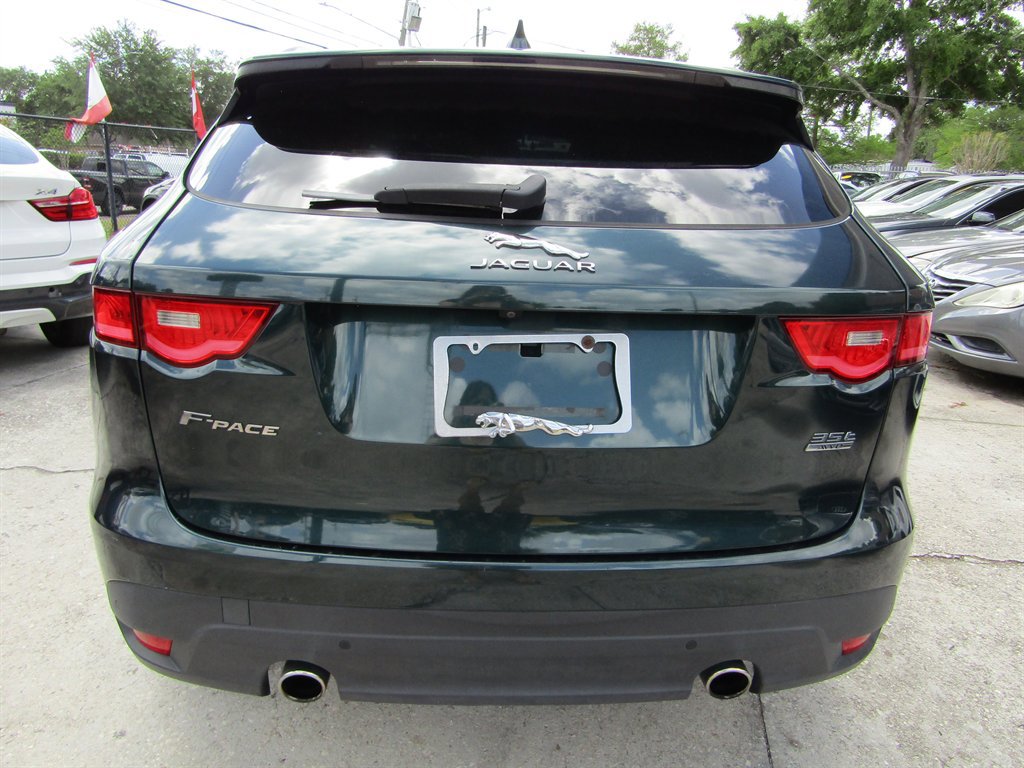 Used 2017 Jaguar F-PACE Prestige image 3