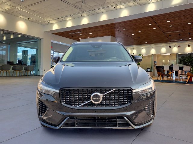 Certified 2024 Volvo XC60 T8 Core AWD/4WD image 5