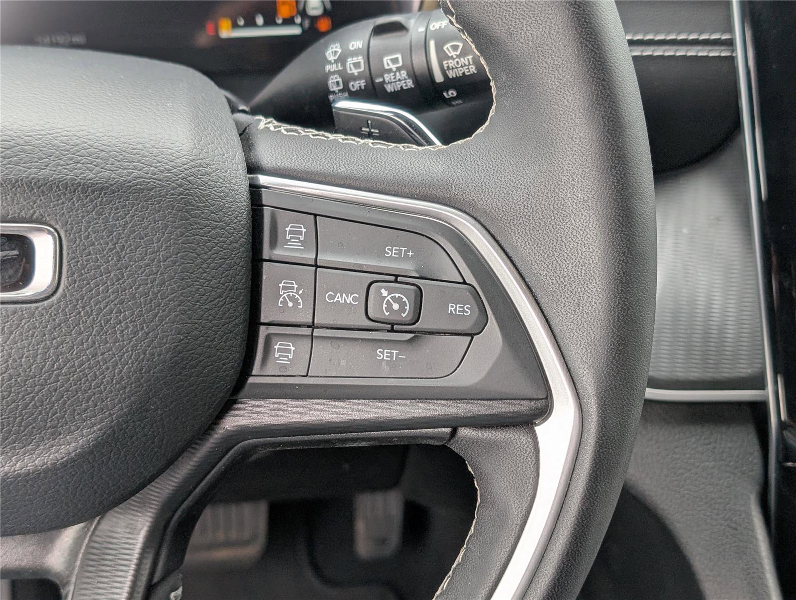 Used 2023 Jeep Grand Cherokee Altitude image 21