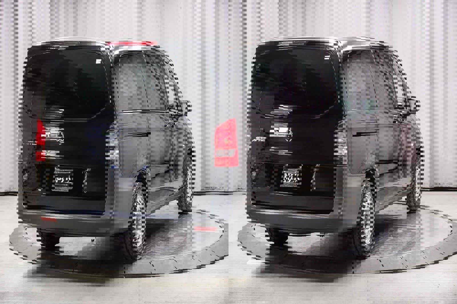 Used 2023 Mercedes-Benz Metris Passenger image 4