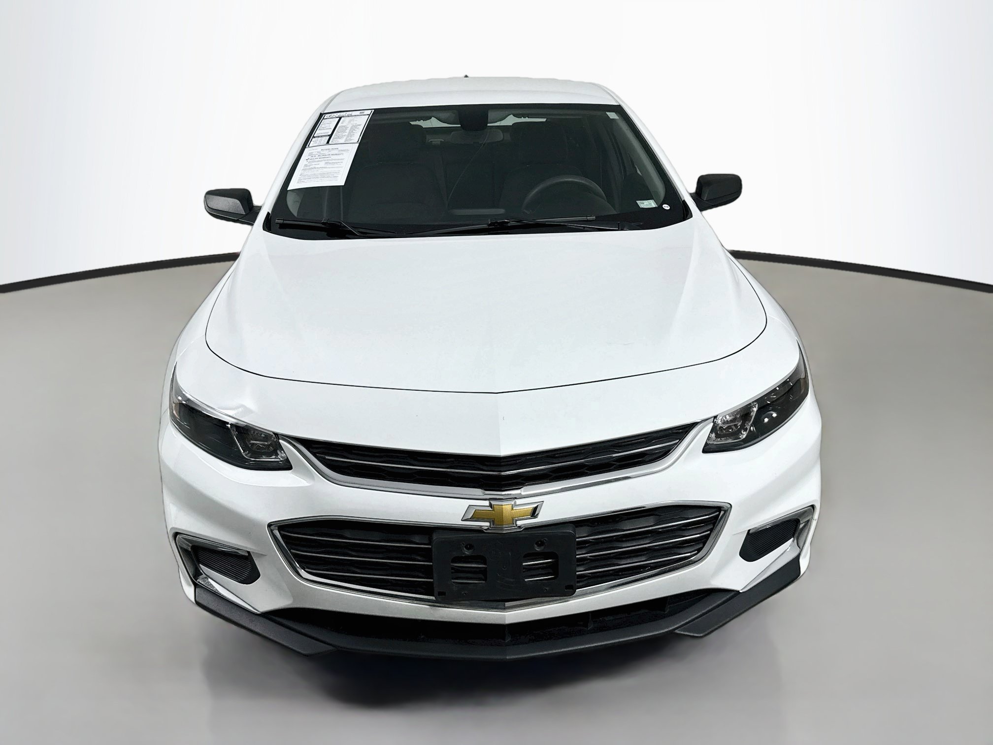Used 2018 Chevrolet Malibu LS FWD image 2