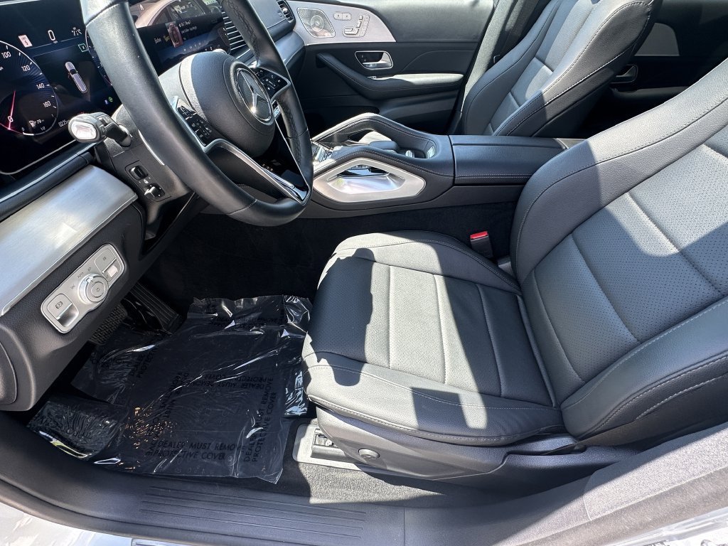 Used 2025 Mercedes-Benz GLS 450 4MATIC image 10