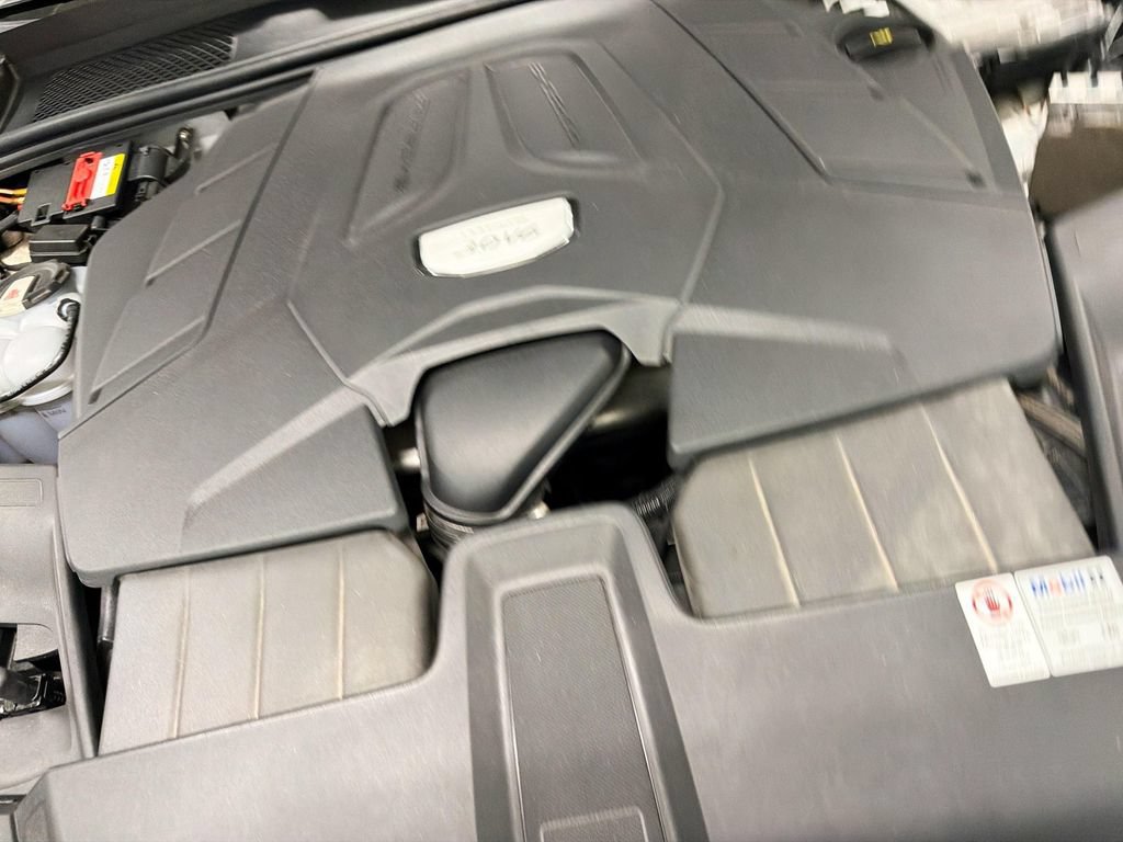 Certified 2020 Porsche Cayenne AWD/4WD image 32