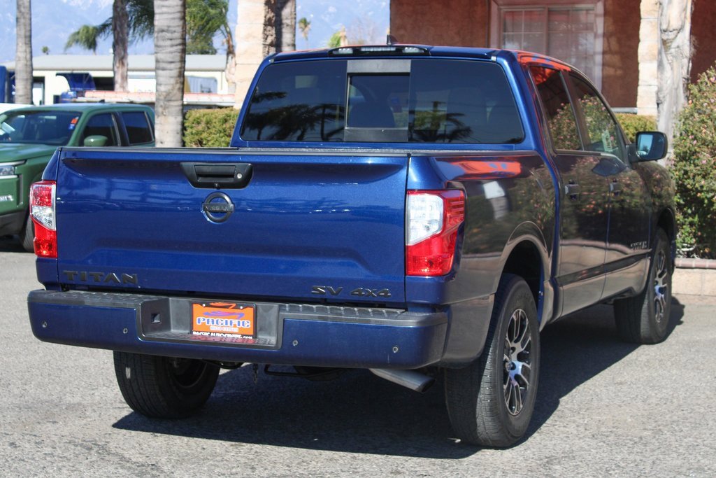 Used 2022 Nissan Titan SV image 9