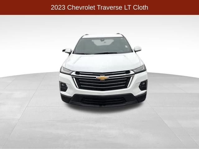 Used 2023 Chevrolet Traverse LT image 2