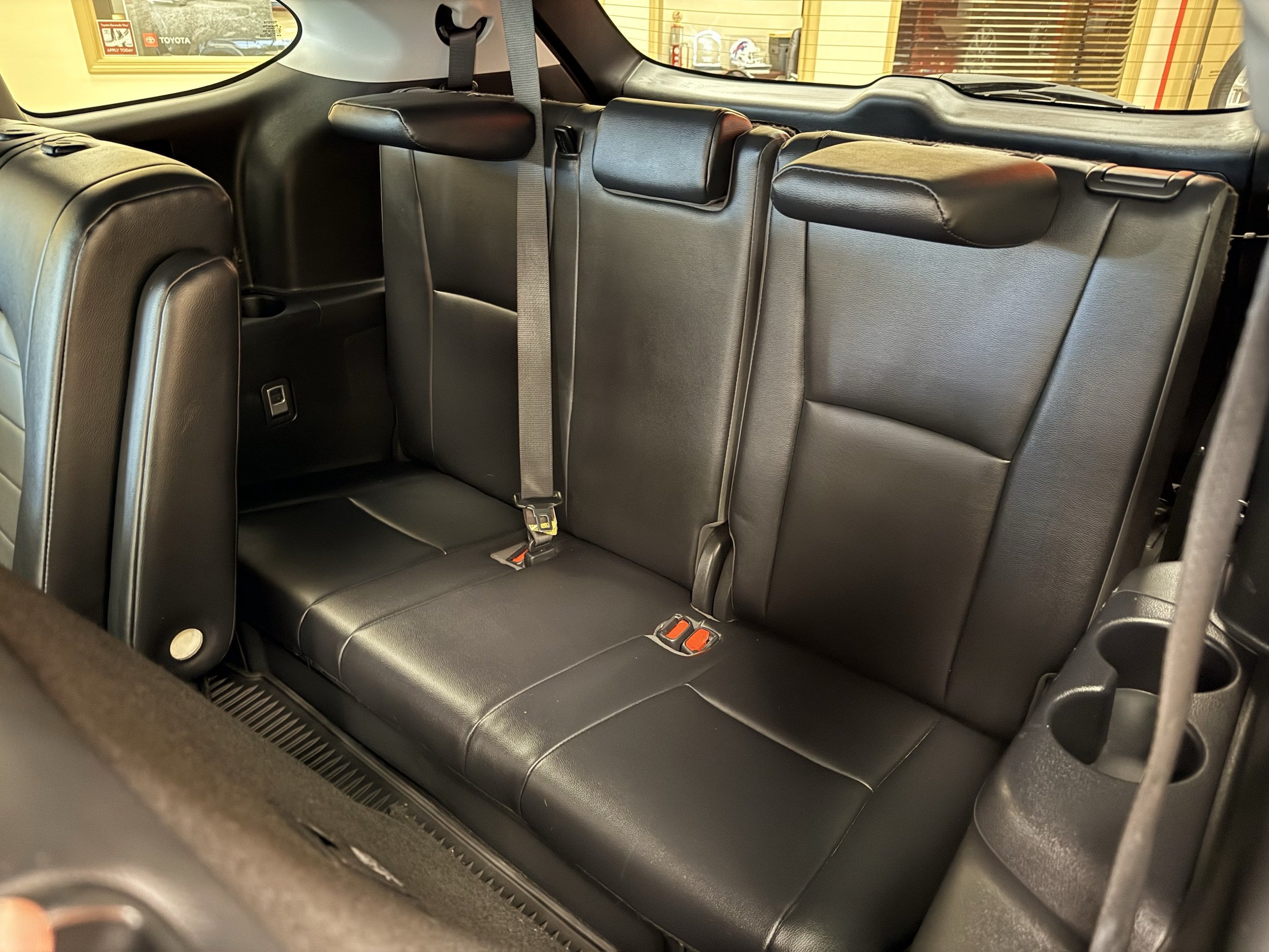 Used 2023 Toyota Highlander XLE AWD/4WD image 12