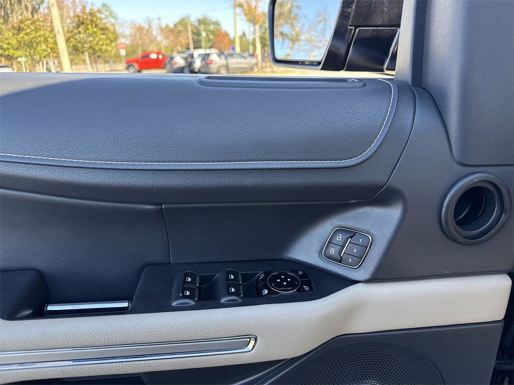 Used 2023 Ford Expedition Max Limited image 11