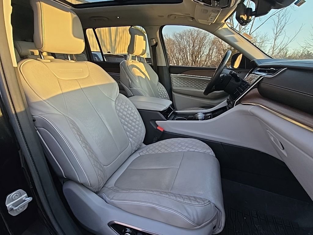 Used 2021 Jeep Grand Cherokee L Summit w/ Advanced Protech Group IV image 18