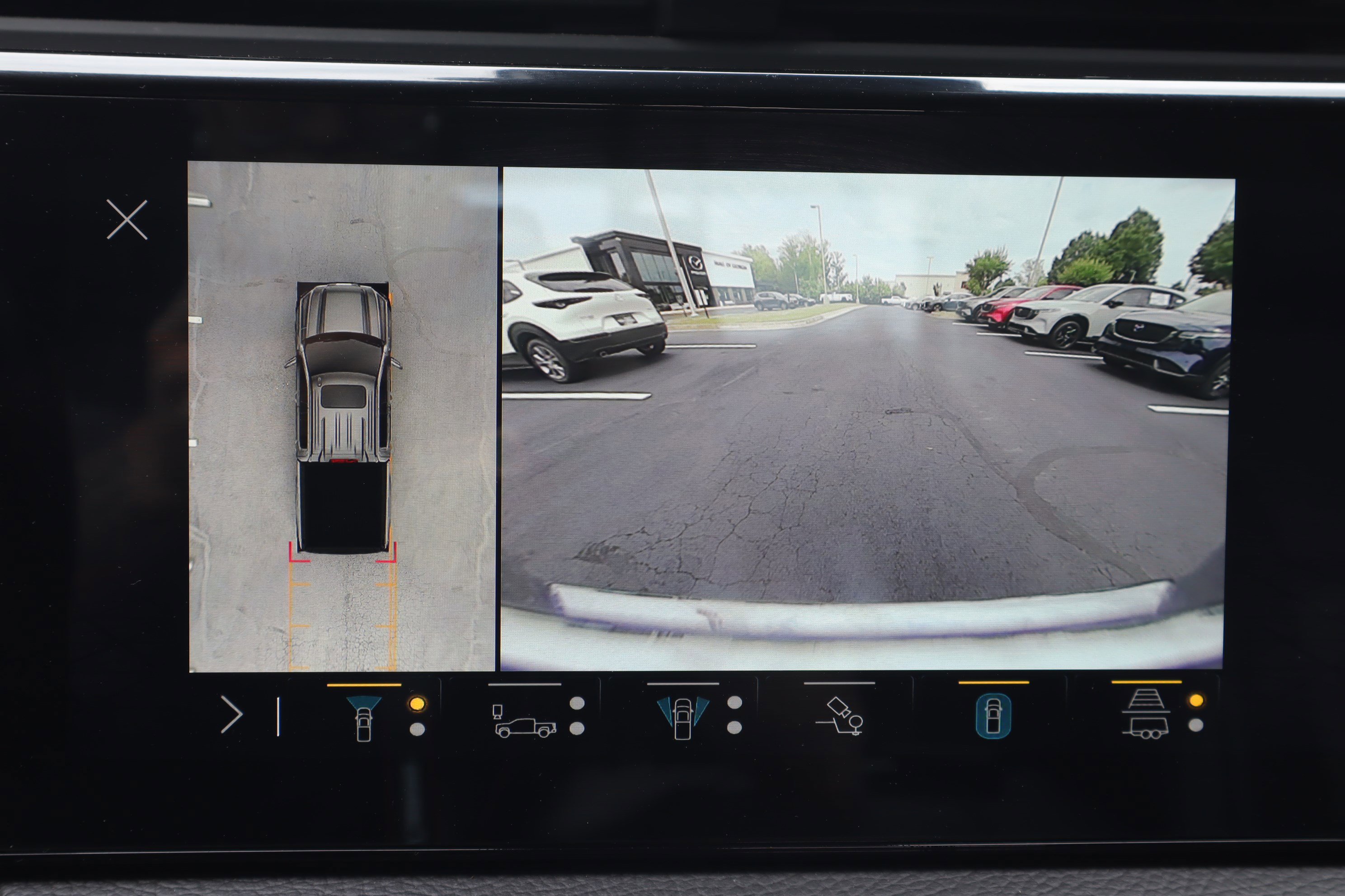 Used 2023 GMC Sierra 1500 Denali w/ Technology Package AWD/4WD image 12
