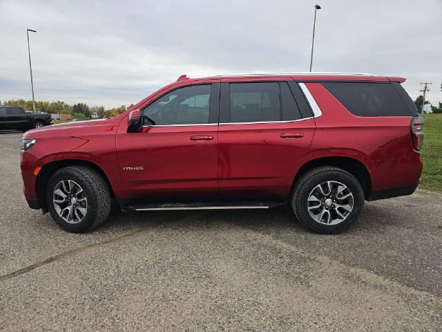 Used 2022 Chevrolet Tahoe LT w/ Luxury Package AWD/4WD image 2