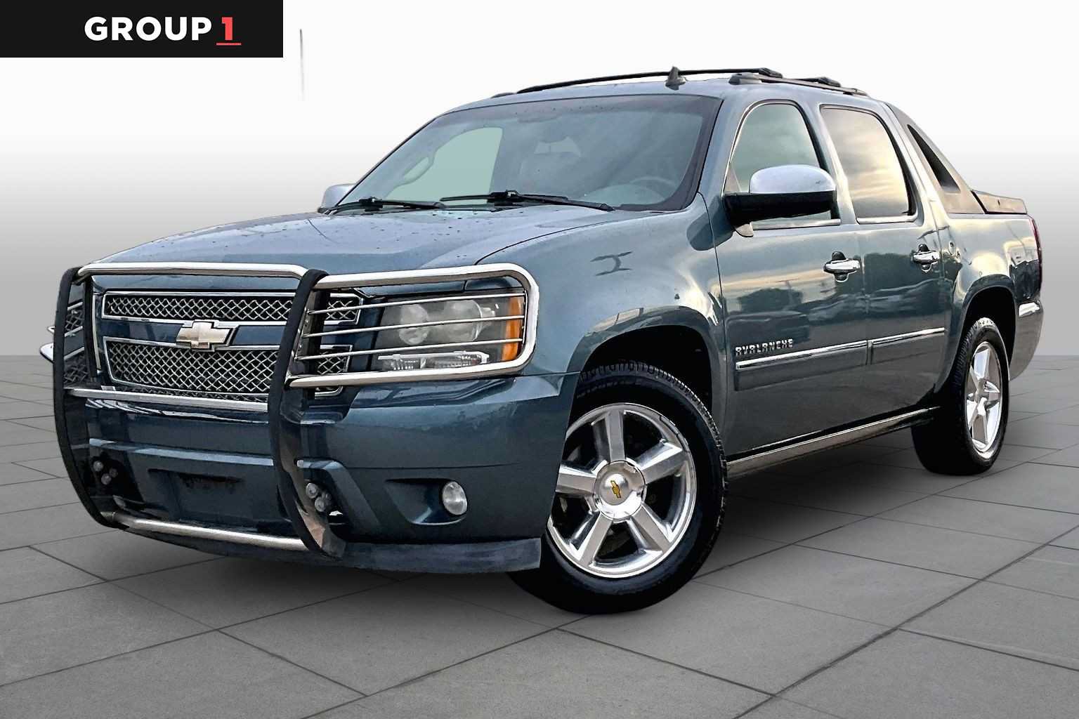 Used 2011 Chevrolet Avalanche LTZ RWD image 1