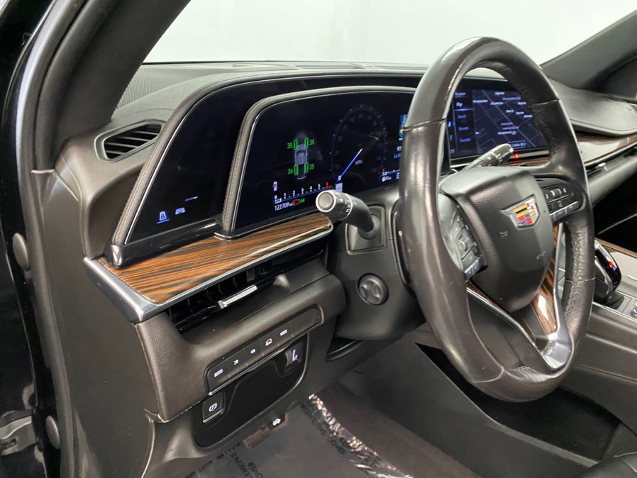 Used 2023 Cadillac Escalade ESV Luxury image 33