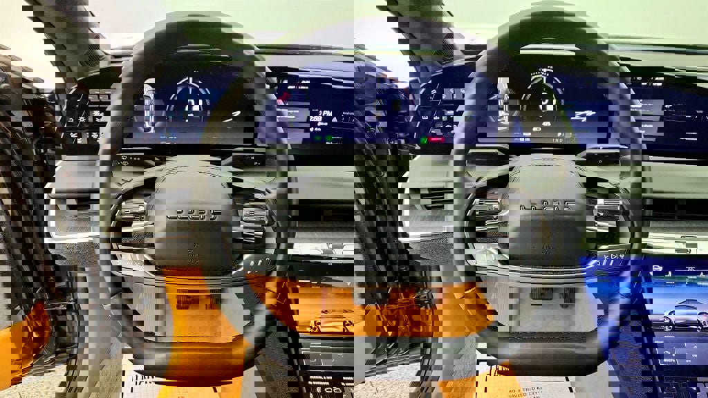 Used 2024 Lucid Air Touring image 13