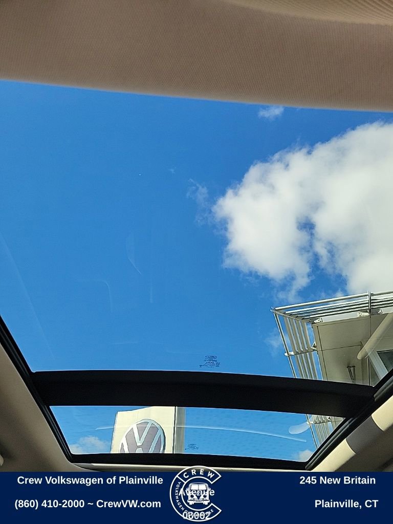 Used 2018 Ford Edge Titanium w/ Equipment Group 302A image 12