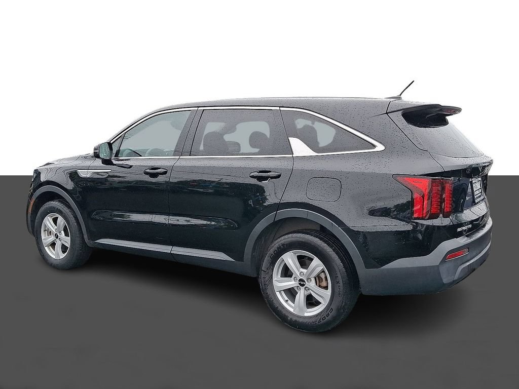Used 2023 Kia Sorento LX AWD/4WD image 4