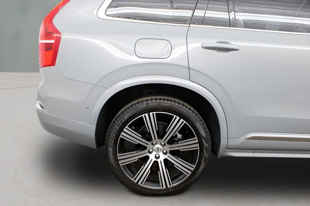 Certified 2025 Volvo XC90 B6 Plus image 17