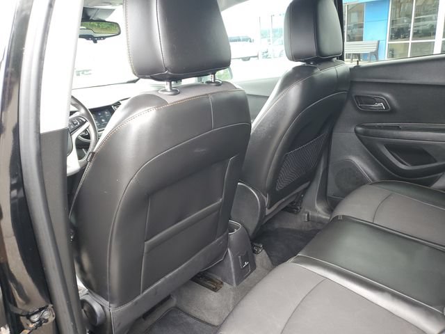 Used 2020 Chevrolet Trax LT w/ LT Convenience Package FWD image 14