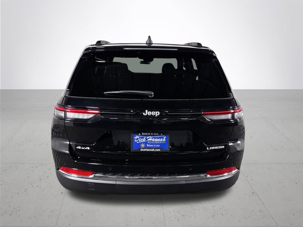 New 2026 Jeep Grand Cherokee Laredo w/ Trailer Tow Package AWD/4WD image 7