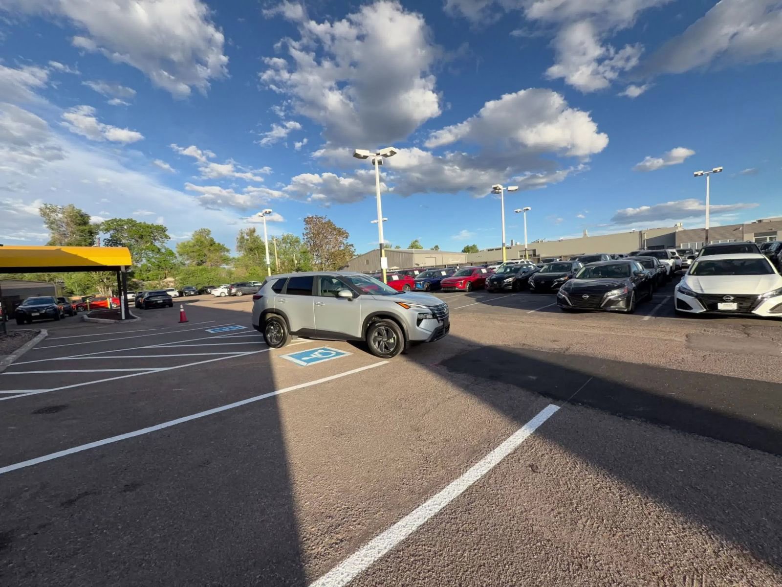 Used 2025 Nissan Rogue SV FWD image 10